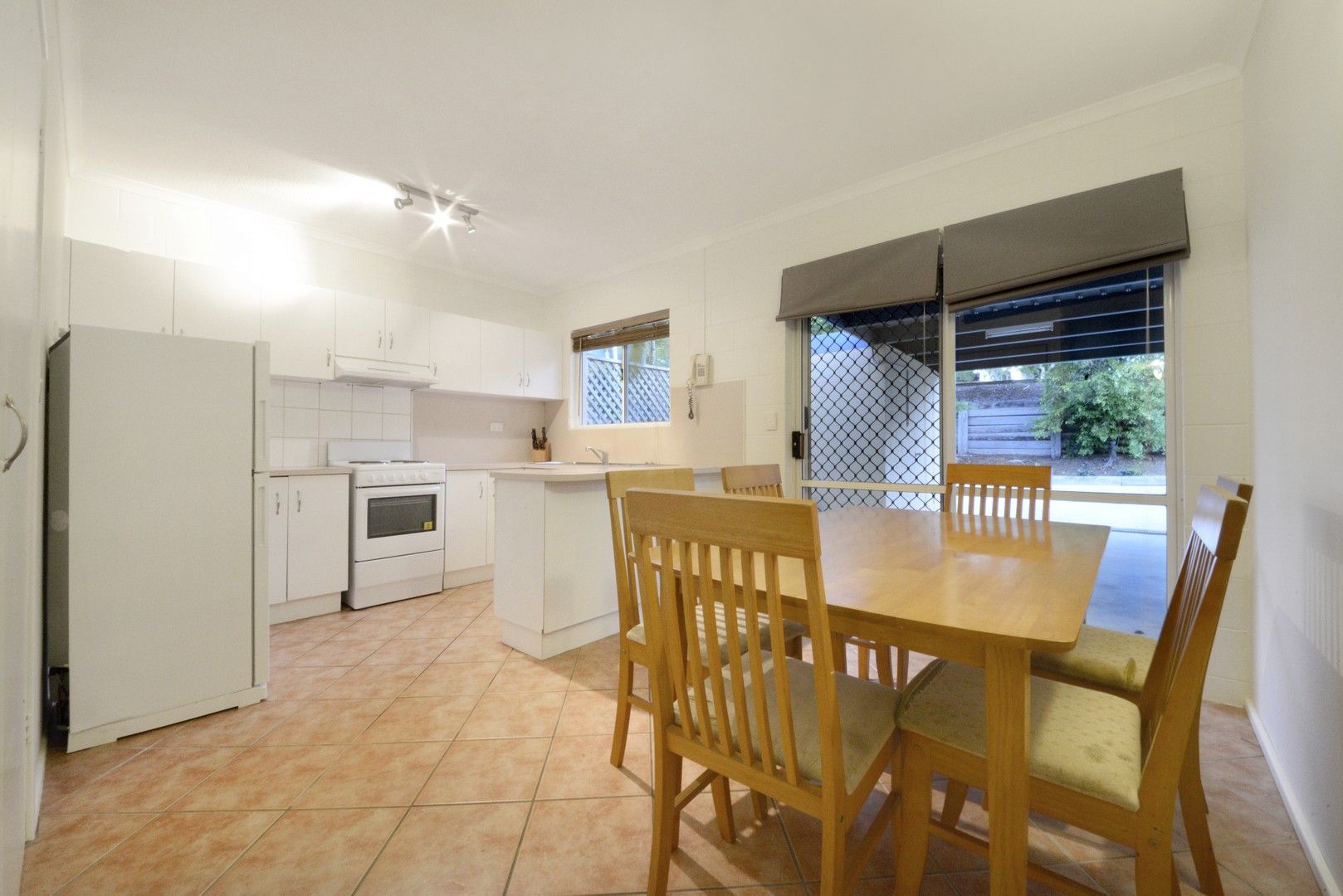 3/11 Island Drive, Cannonvale QLD 4802, Image 0