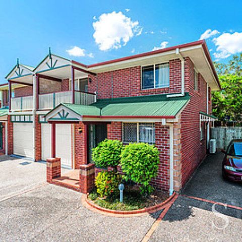 3 bedrooms Townhouse in 3/33 Oak Street BALMORAL QLD, 4171