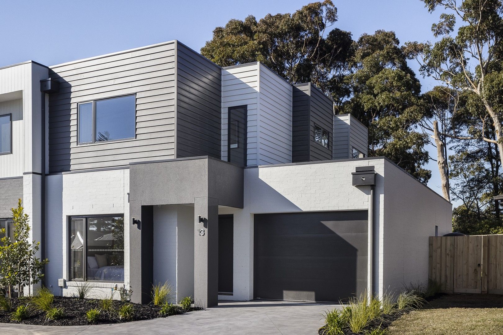 2 bedrooms Townhouse in 13/5 Crathie Court FRANKSTON VIC, 3199