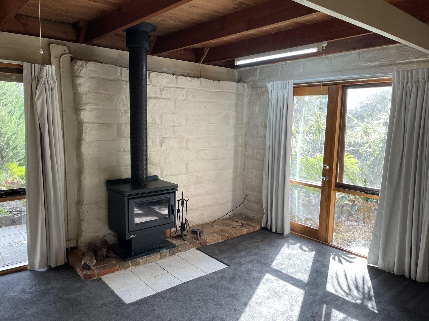 Eltham VIC 3095 1 bed apartment for Rent, 375 per week 16933116