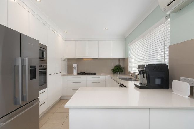 Picture of 2/6 Smillie Avenue, TERRIGAL NSW 2260