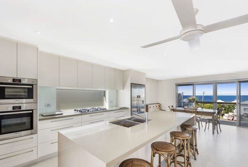 3 bedrooms House in 9 Currawong Street BLUE BAY NSW, 2261