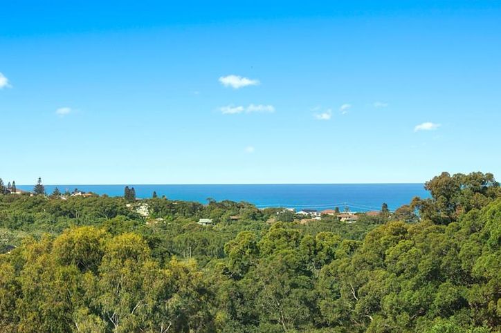 10 Pinaroo Road, WAMBERAL NSW 2260, Image 1