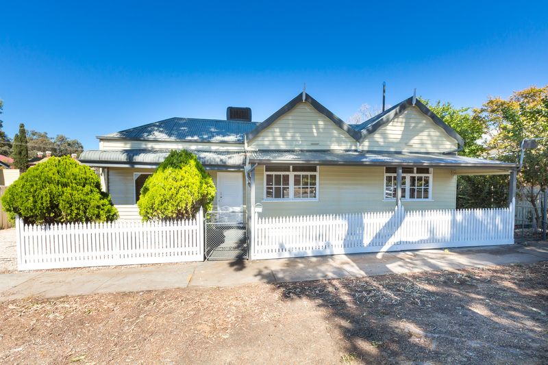 38 Peel Street, Quarry Hill VIC 3550