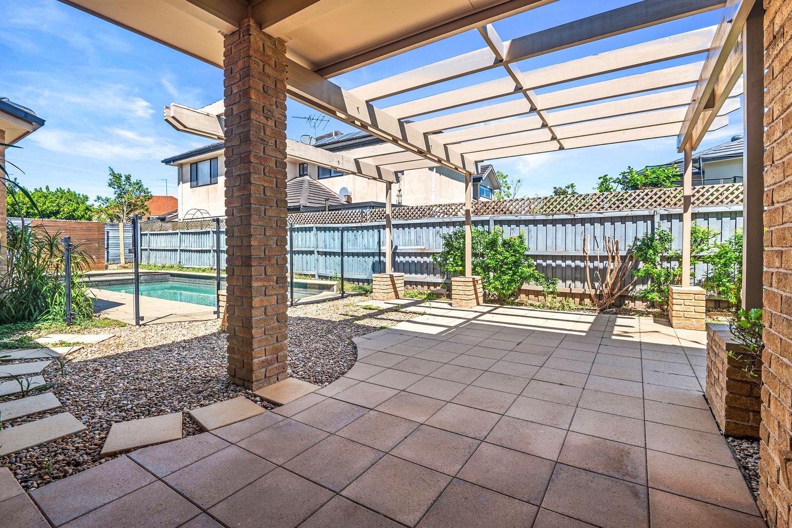 18 Queens Court, Castle Hill NSW 2154, Image 2
