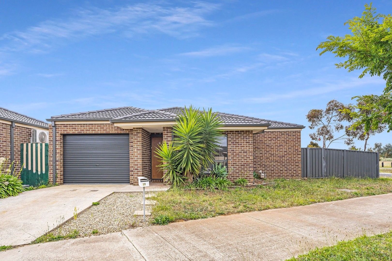 3 bedrooms House in 19 Marlo Drive HARKNESS VIC, 3337
