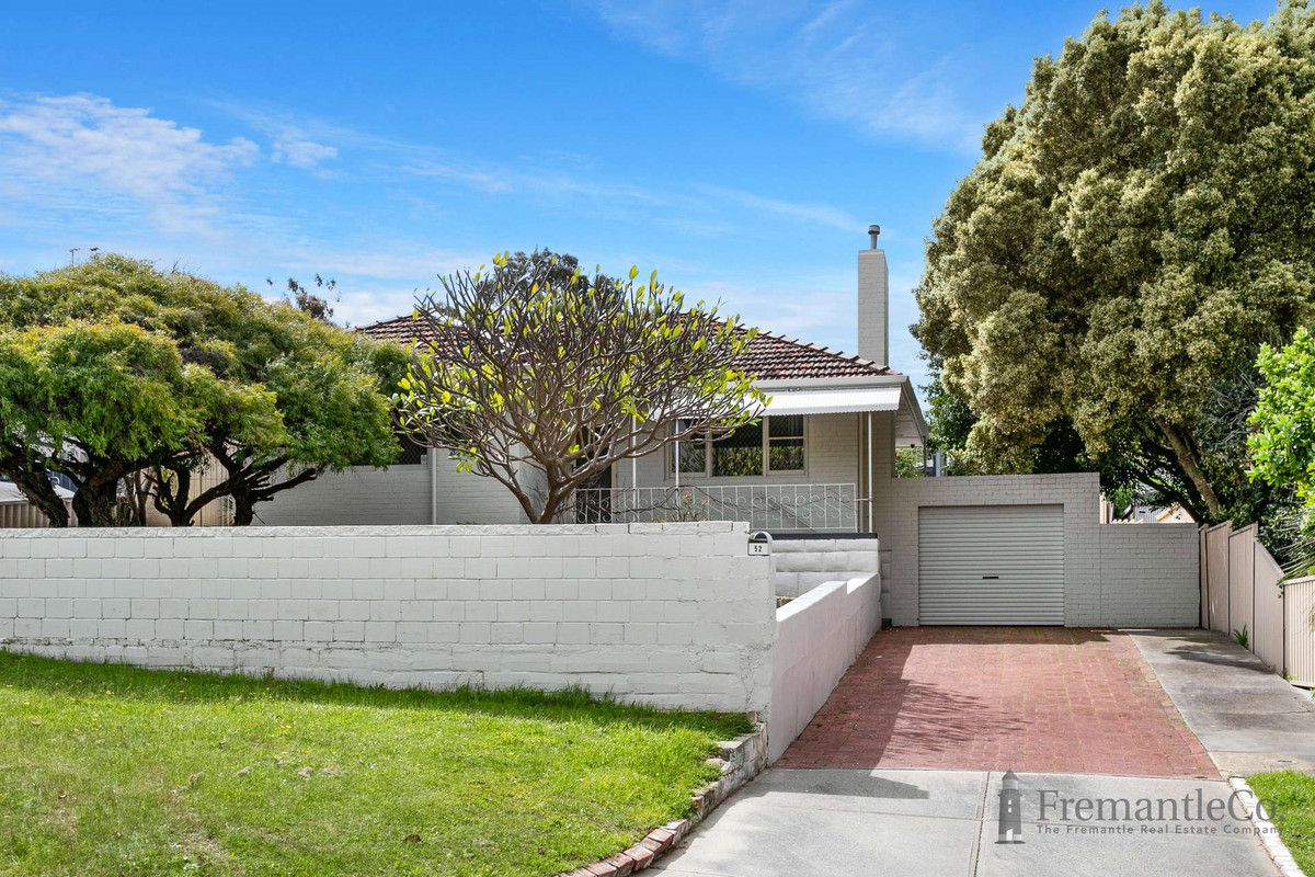 3 bedrooms House in 52 Quince Way COOLBELLUP WA, 6163
