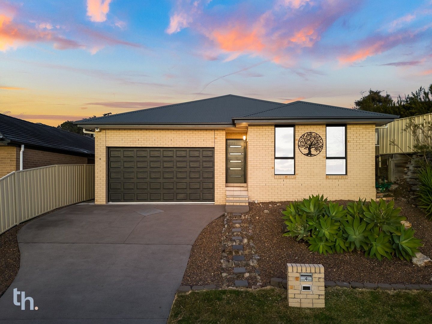 3 bedrooms House in 4 Saxon Street CAMERON PARK NSW, 2285