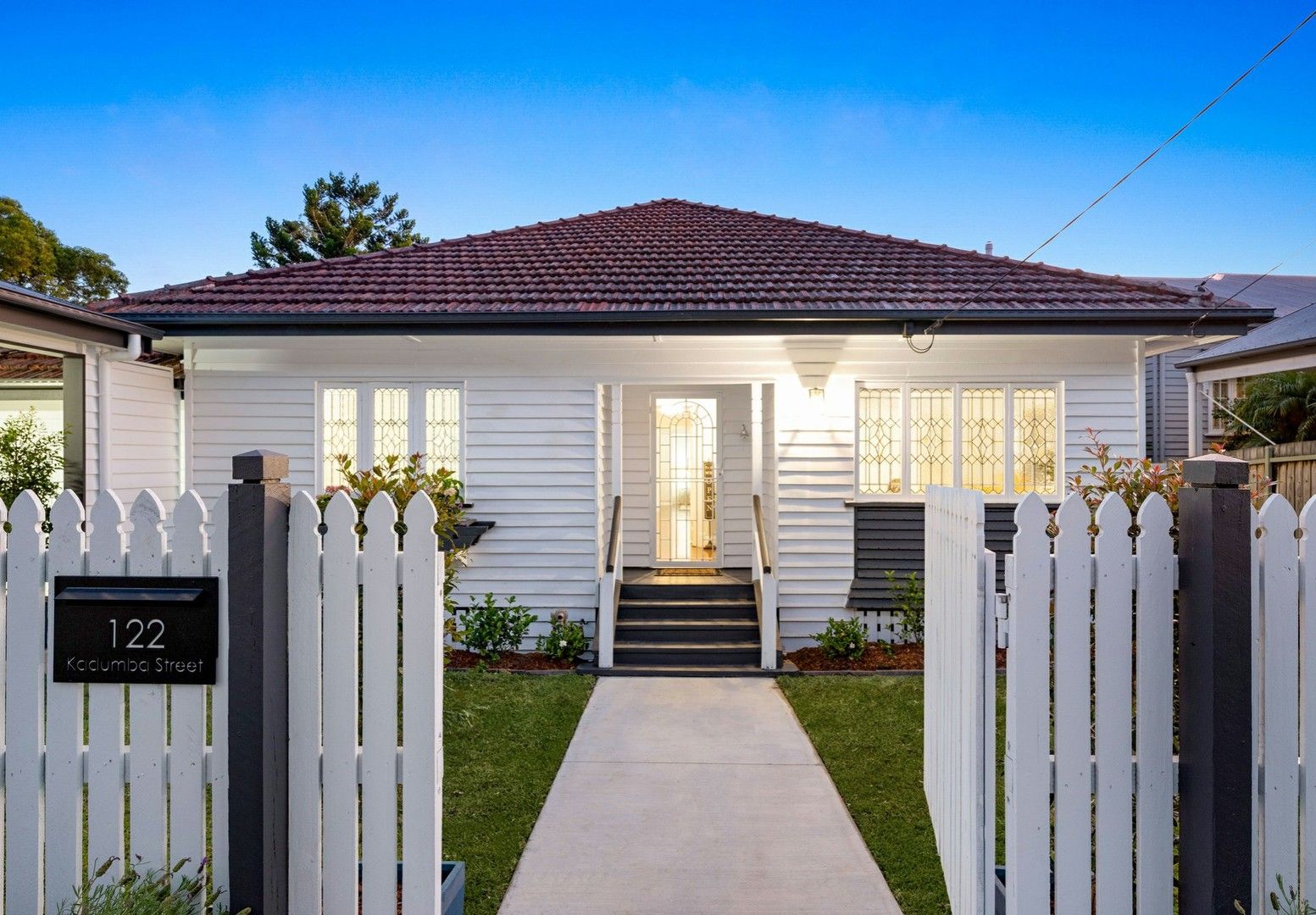 5 bedrooms House in 122 Kadumba Street YERONGA QLD, 4104