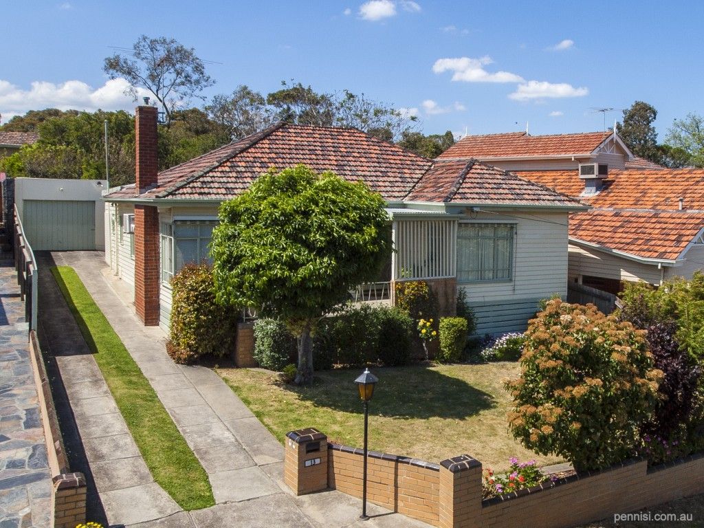 13 Beatrice Avenue, Aberfeldie Property History & Address Research