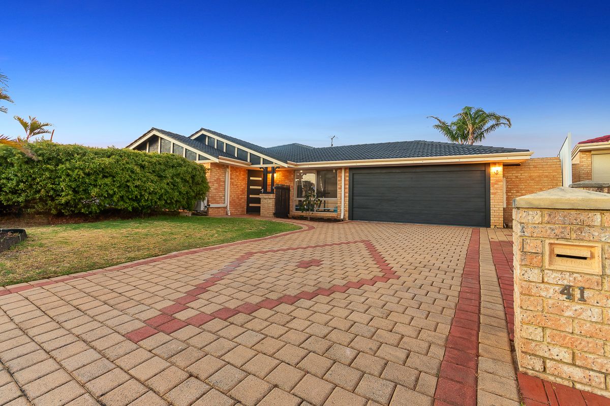 4 bedrooms House in 41 Monkton Place KINROSS WA, 6028