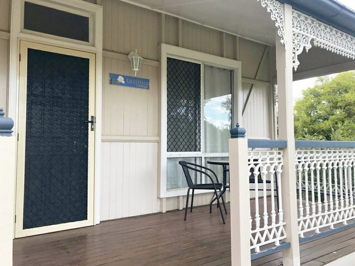 2 bedrooms House in 42 Campbell St OAKEY QLD, 4401