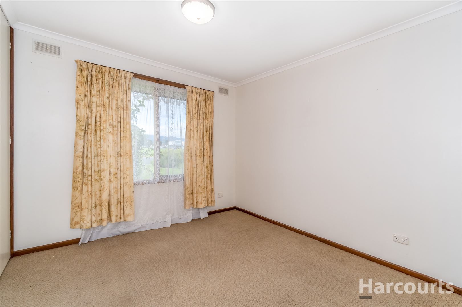 1/24 Bell Street, Moe VIC 3825, Image 2