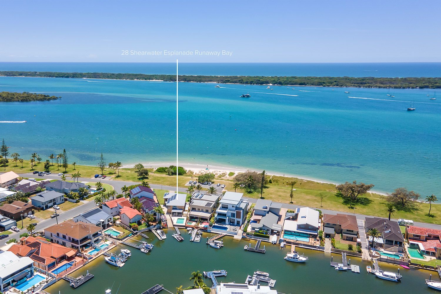 5 bedrooms House in 28 Shearwater Esplanade RUNAWAY BAY QLD, 4216