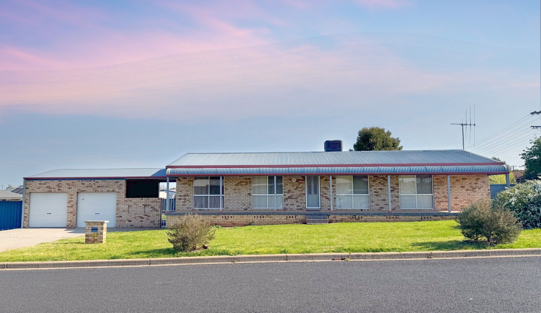 4 bedrooms House in 21 Koala Street PARKES NSW, 2870