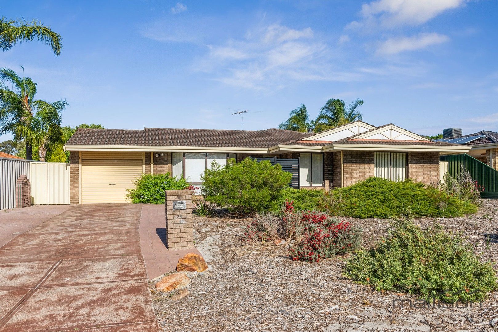 3 bedrooms House in 38 Barcombe Way LEEMING WA, 6149