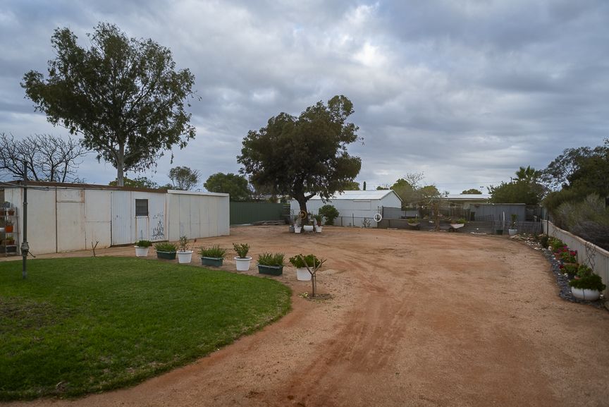 23 Calder Street, Mukinbudin WA 6479, Image 2