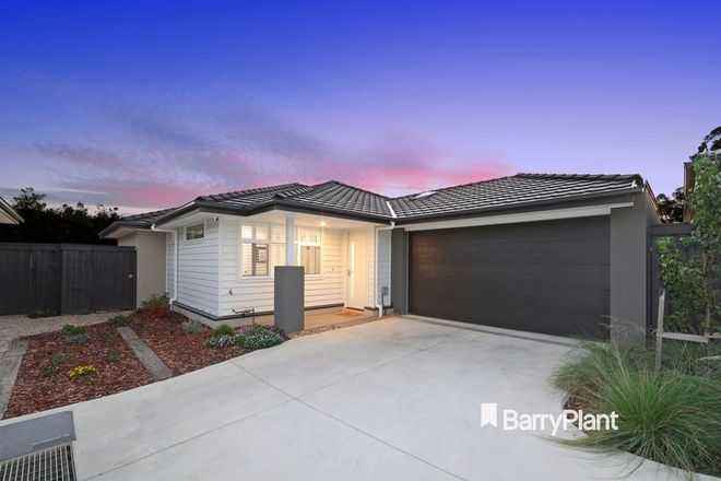 Picture of 8 Laurina Close, LYSTERFIELD VIC 3156
