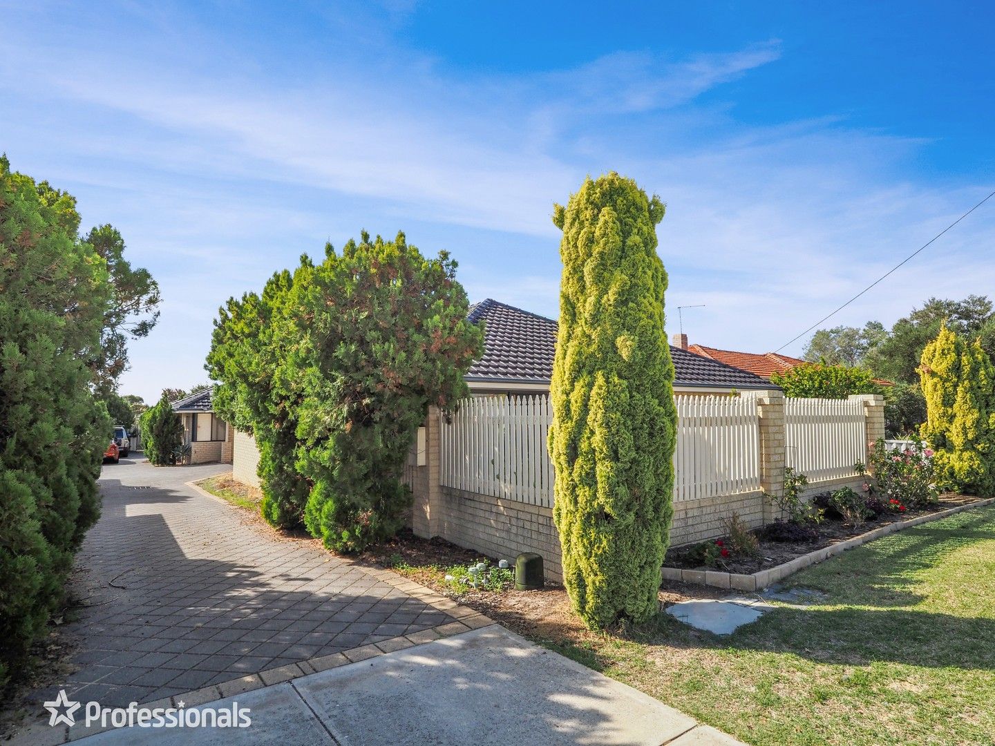 3 bedrooms House in 2/21 Chipala Road WESTMINSTER WA, 6061