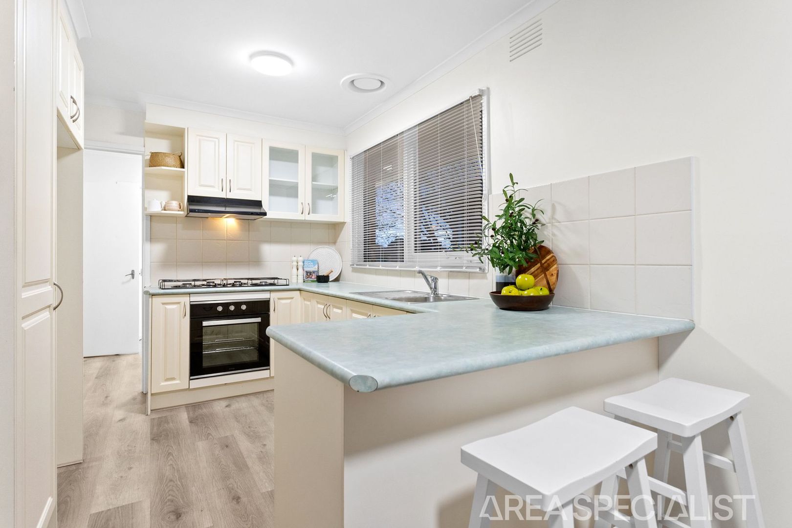 8 Leawarra Parade, Frankston VIC 3199, Image 2