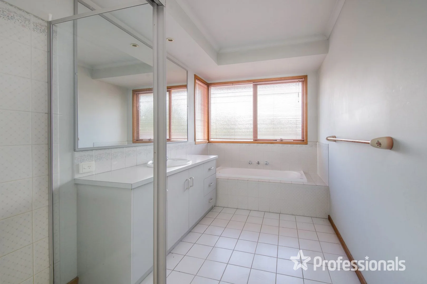 Additional image 5 of 25 Watersedge Close, Knoxfield VIC 3180