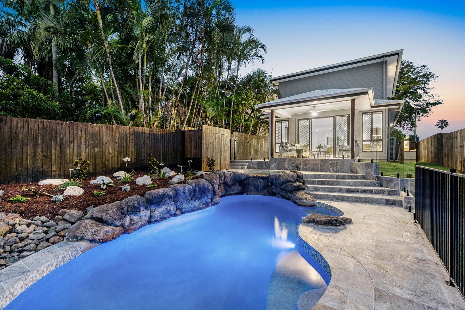 4 bedrooms House in 15 Berringar Street WYNNUM QLD, 4178