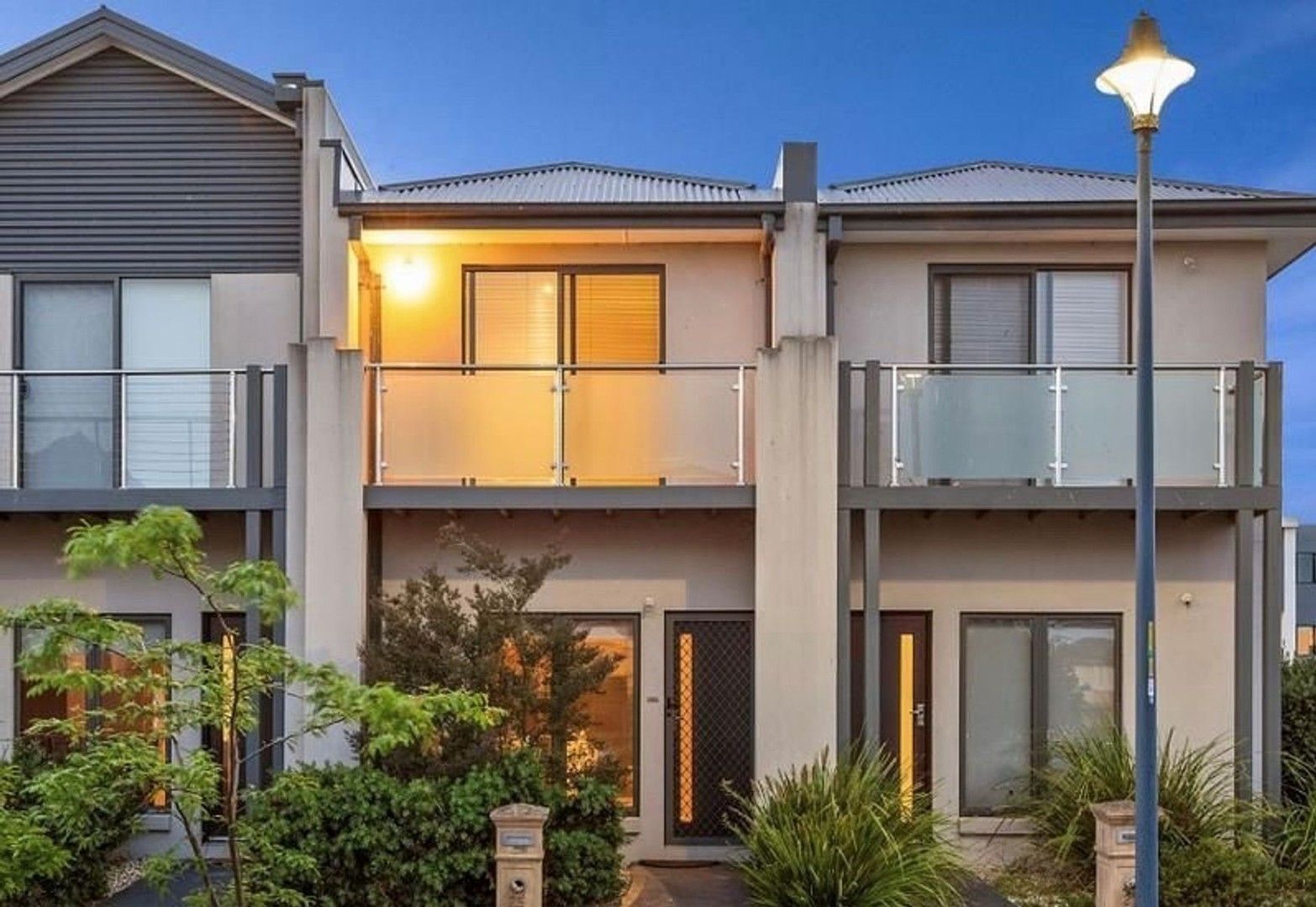 2 bedrooms House in 25 Harlesden Circuit PAKENHAM VIC, 3810