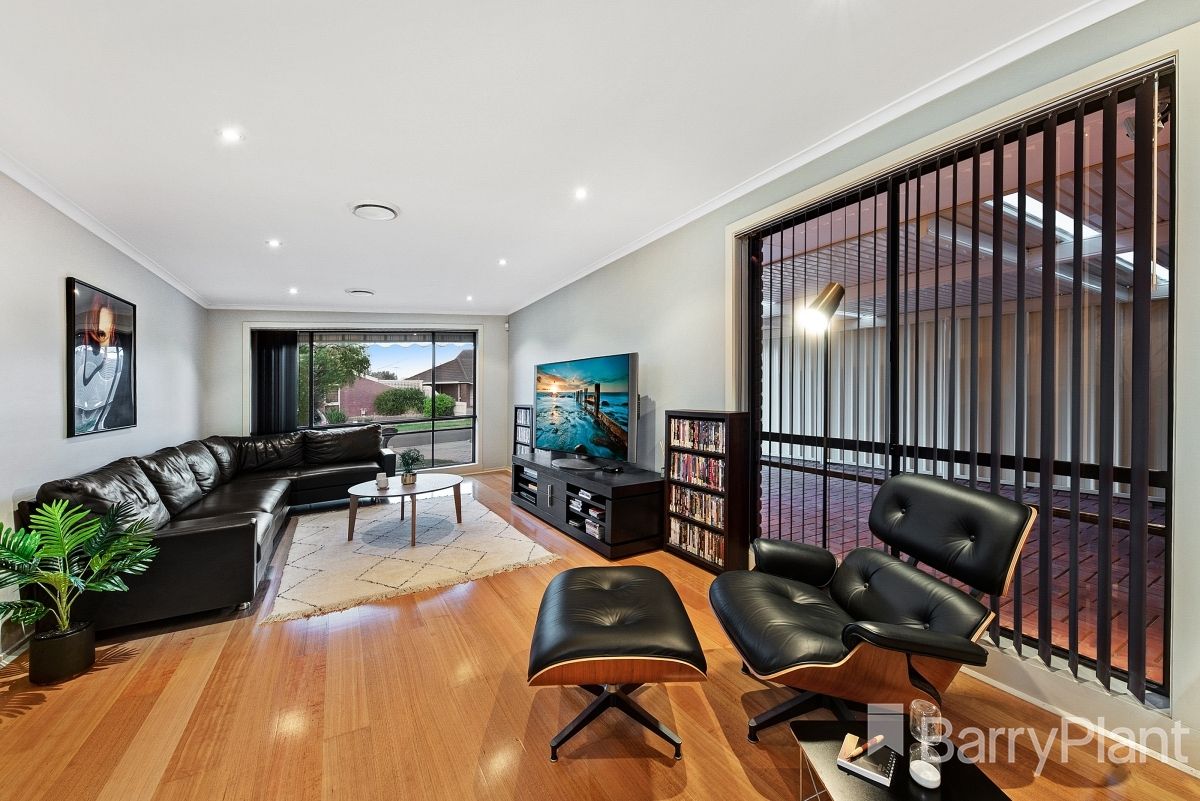 19 Taegtow Way, Altona Meadows VIC 3028, Image 1