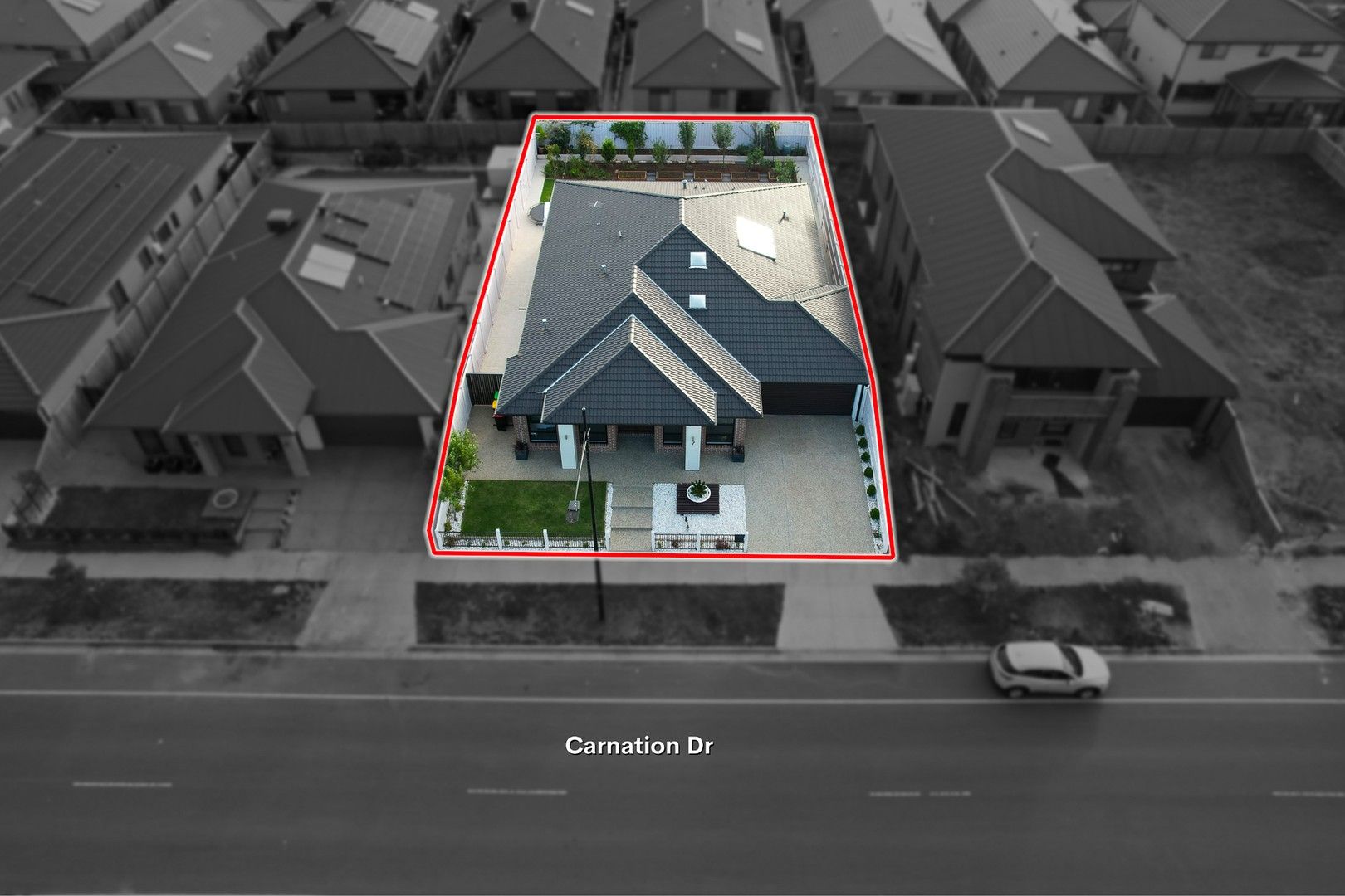 5 bedrooms House in 7 Carnation Drive ROCKBANK VIC, 3335
