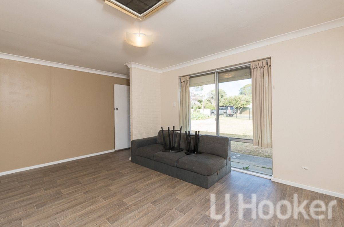 4 Tulley Court, Rockingham WA 6168, Image 2