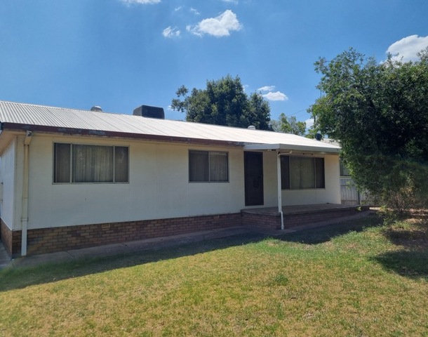 34 Russell Street, Parkes NSW 2870