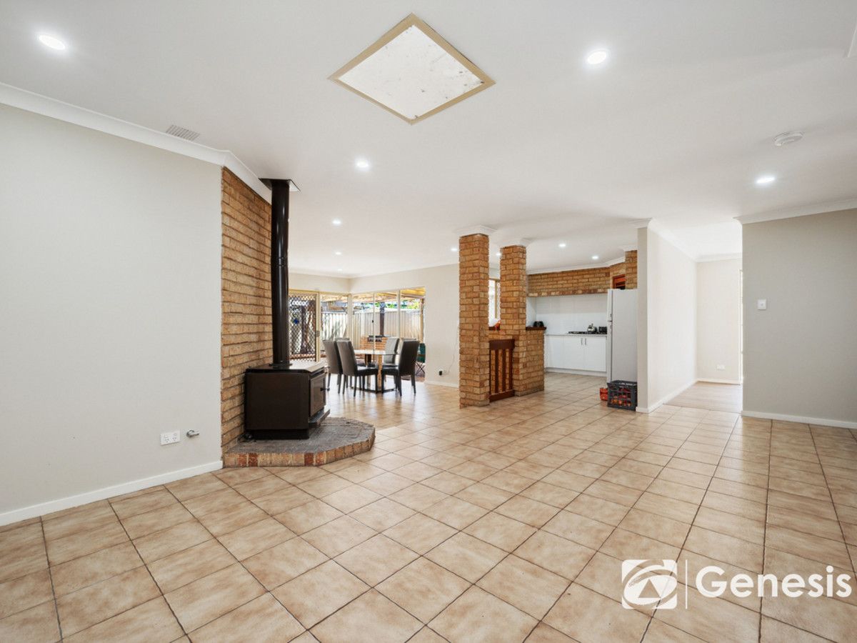 38 Knightsbridge Way, Thornlie WA 6108, Image 2