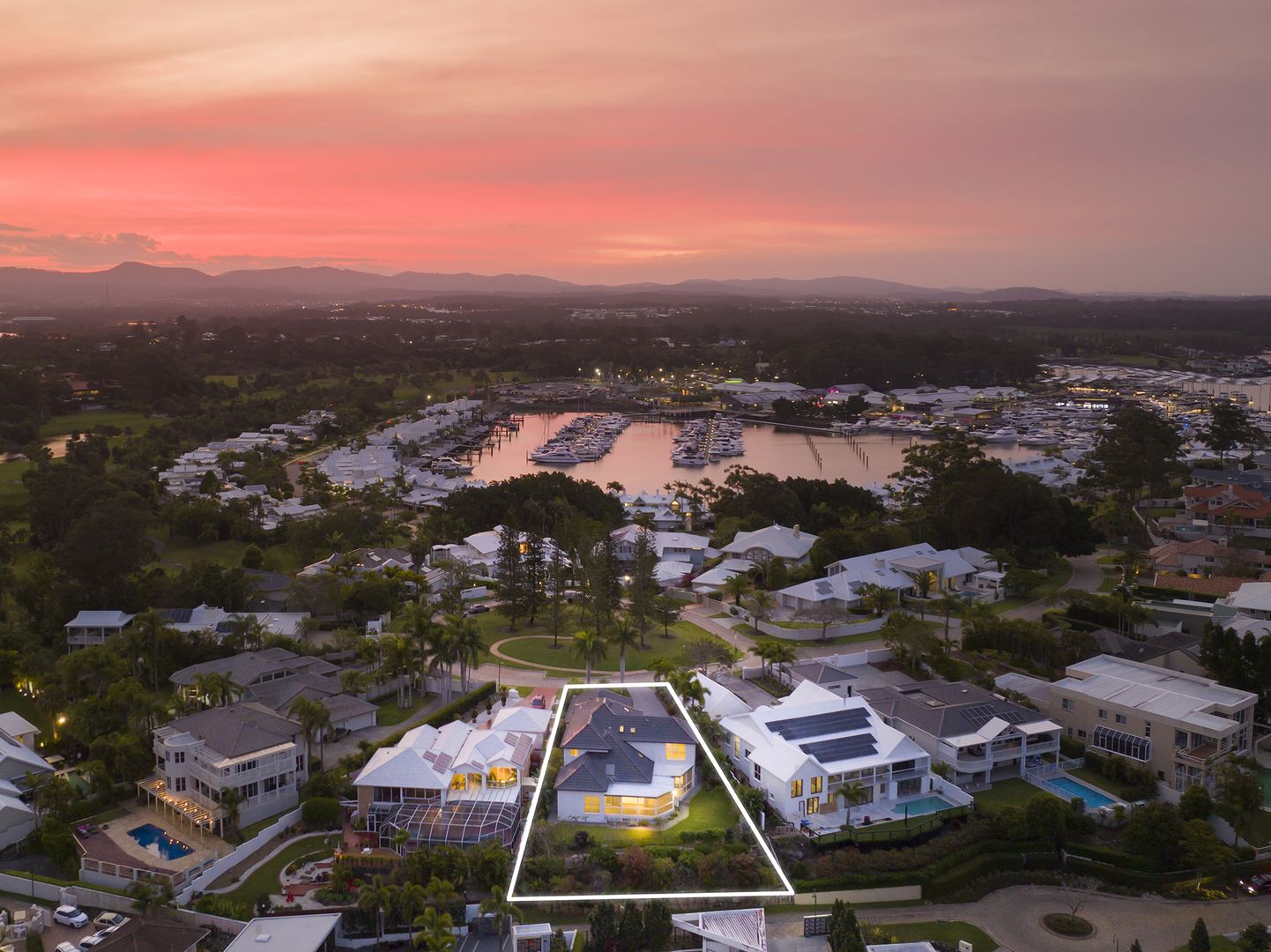 5706 Observation Crescent, Hope Island Property History & Address Research Domain