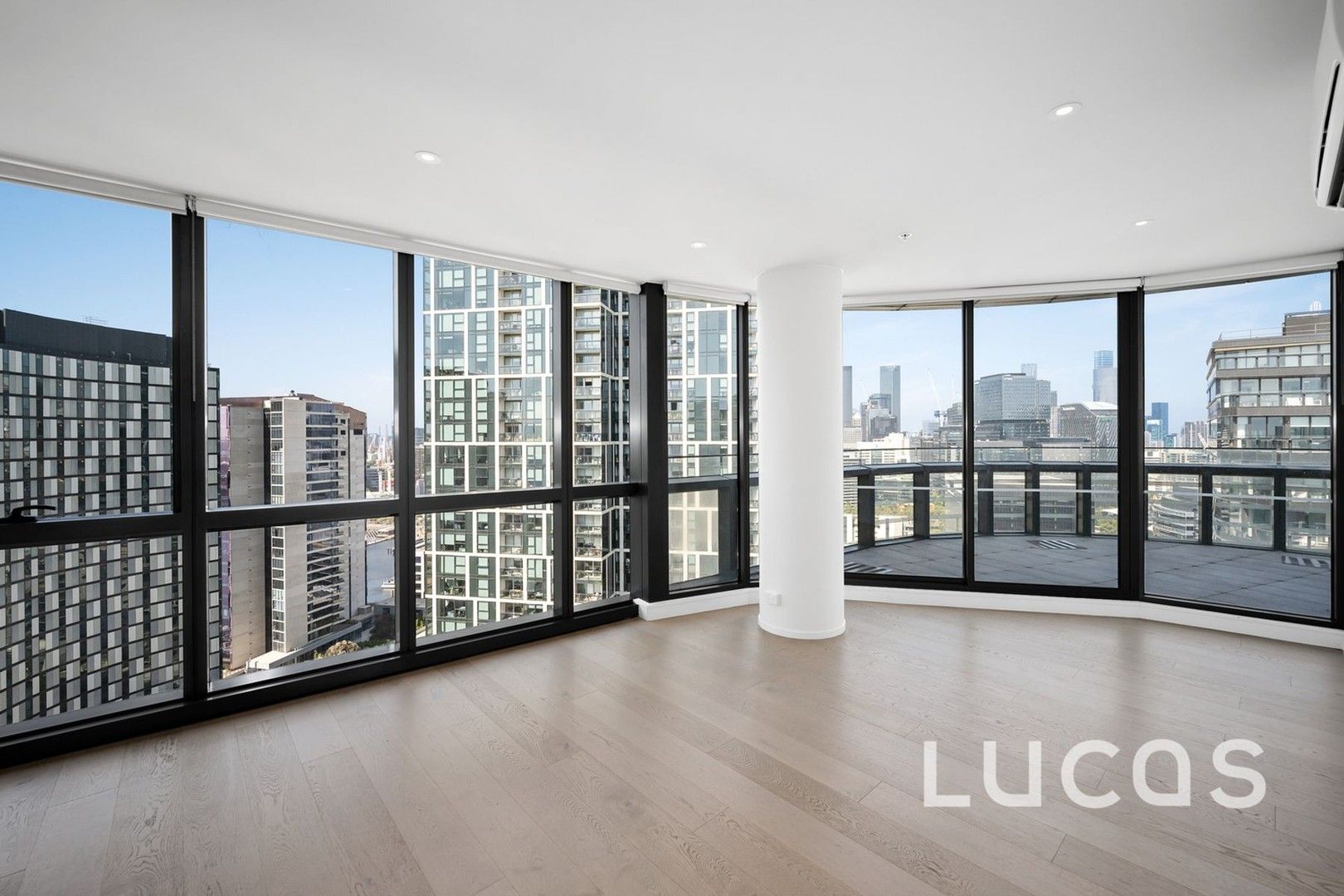 2 bedrooms Apartment / Unit / Flat in 2702N/889 Collins Street DOCKLANDS VIC, 3008