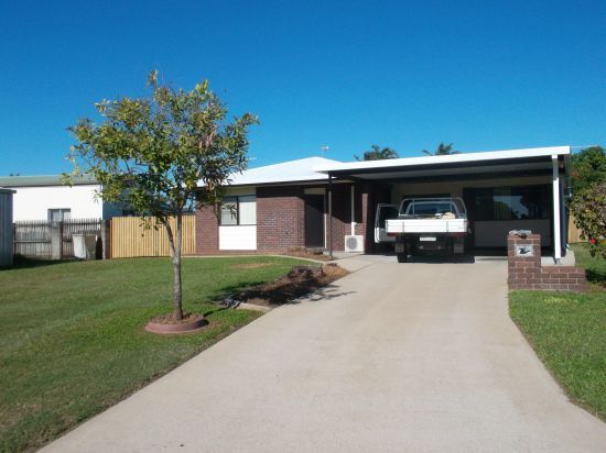 4 bedrooms House in 3 Durham Court BEACONSFIELD QLD, 4740