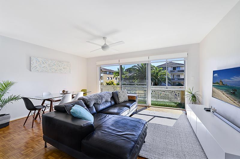 2 bedrooms Apartment / Unit / Flat in 1/12 Stuart Street COLLAROY NSW, 2097