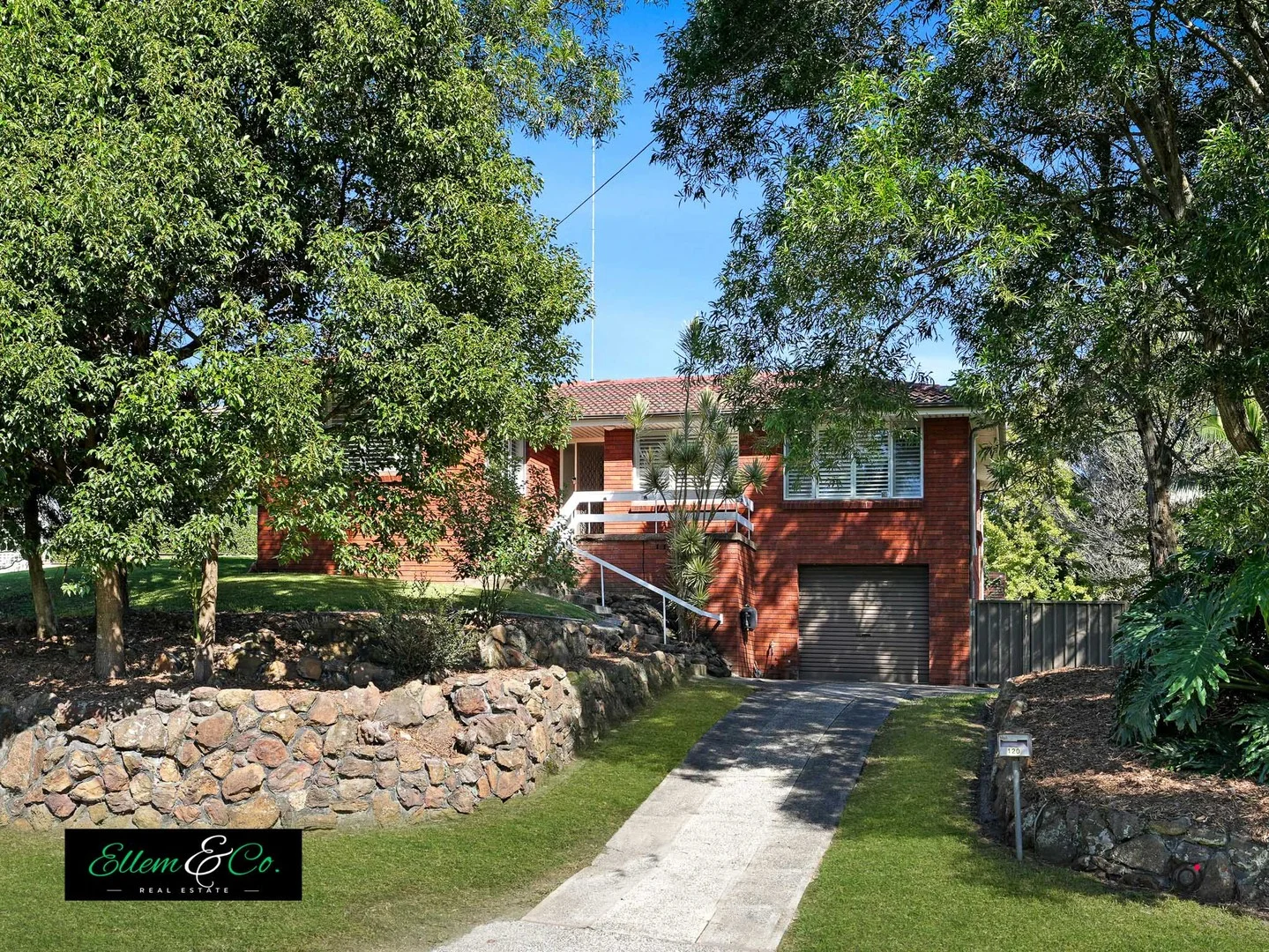 120 Blackman Parade, Unanderra NSW 2526