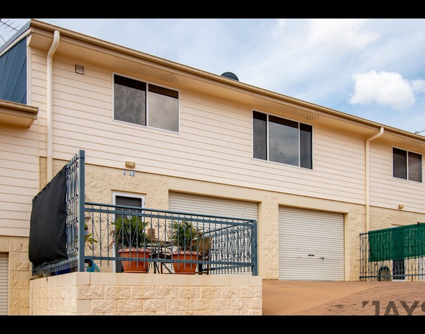 2/14 Gray Street, The Gap QLD 4825