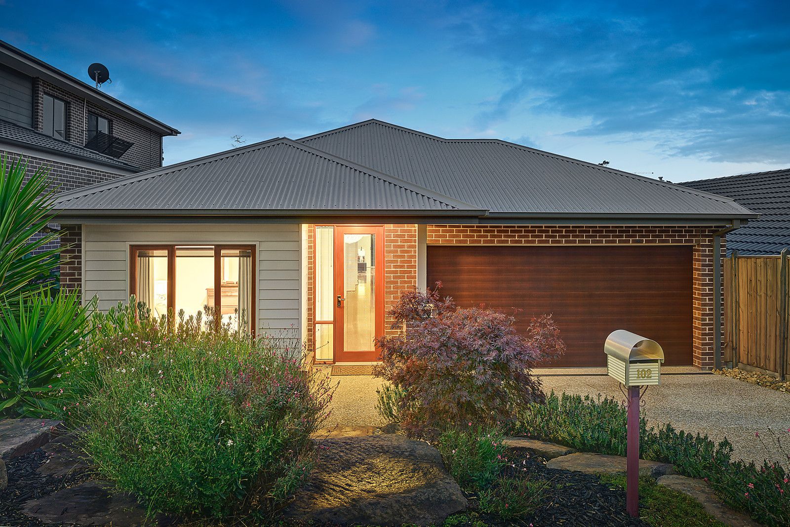 102 Evans Drive, Croydon VIC 3136