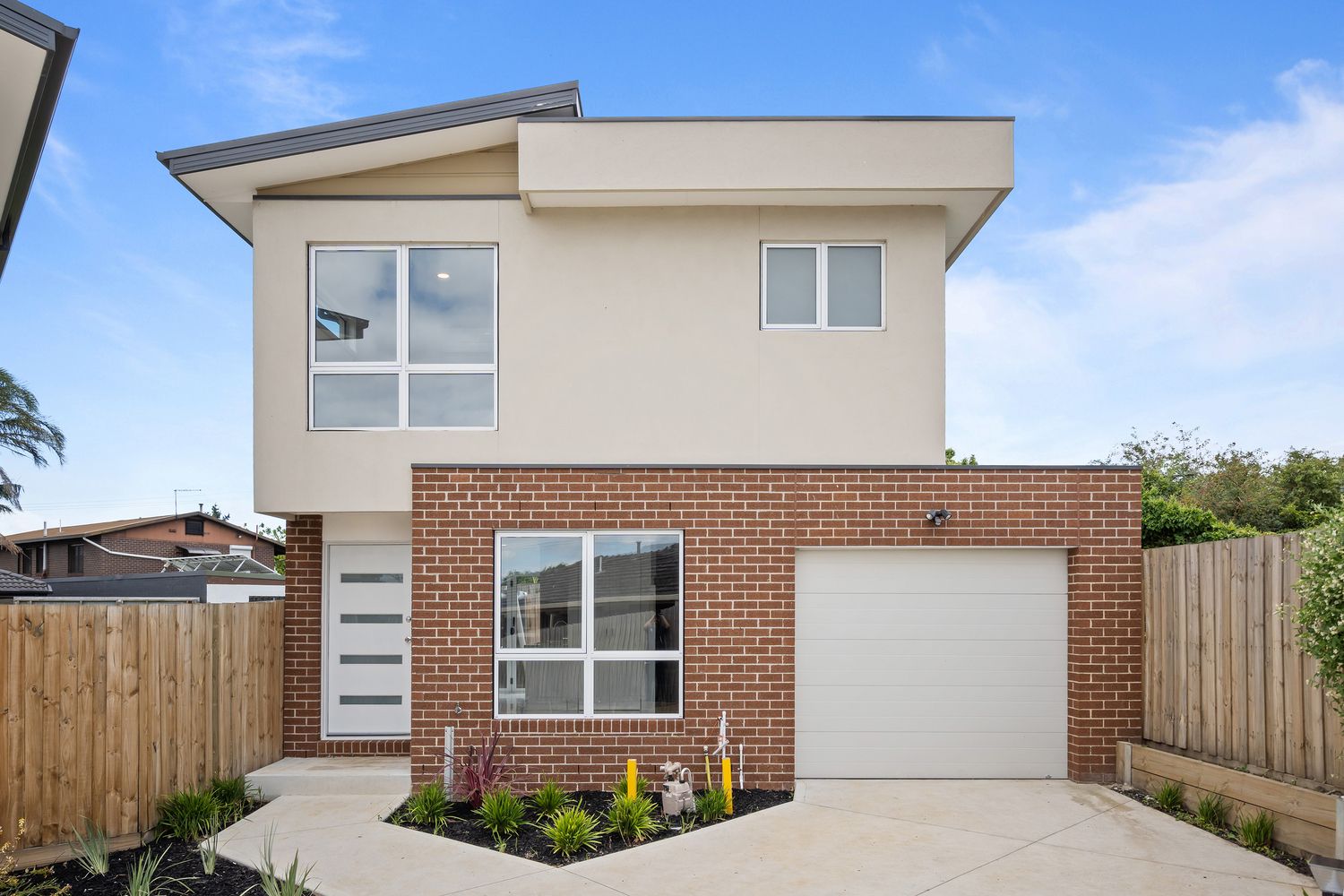 2 bedrooms Apartment / Unit / Flat in 2/25 Birdwood Avenue DANDENONG VIC, 3175