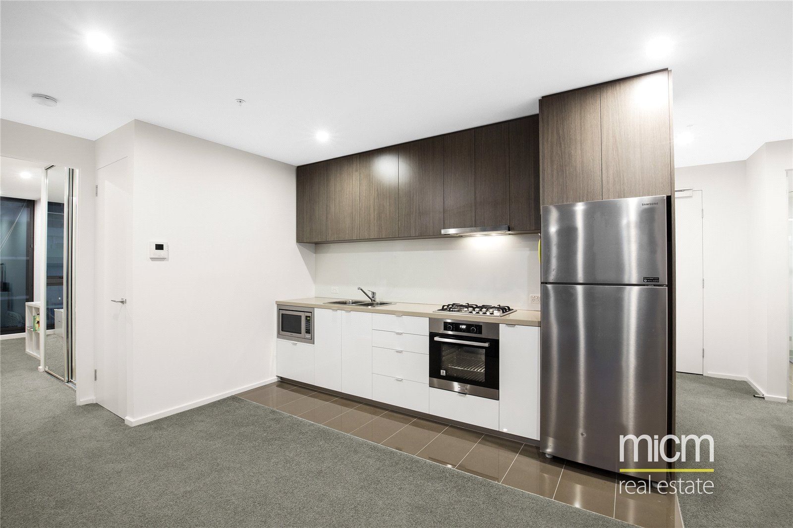 2 bedrooms Apartment / Unit / Flat in 2113/151 City Road SOUTHBANK VIC, 3006