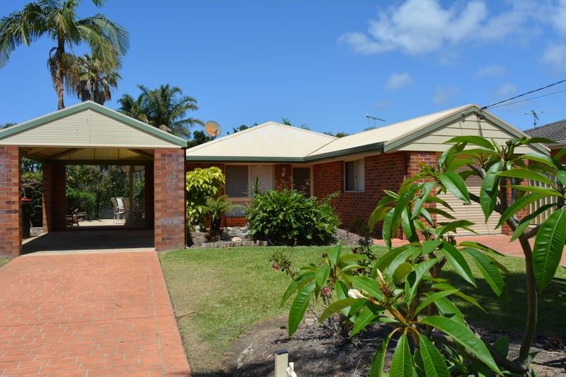 3 bedrooms House in 12 Diamond Head Drive SANDY BEACH NSW, 2456