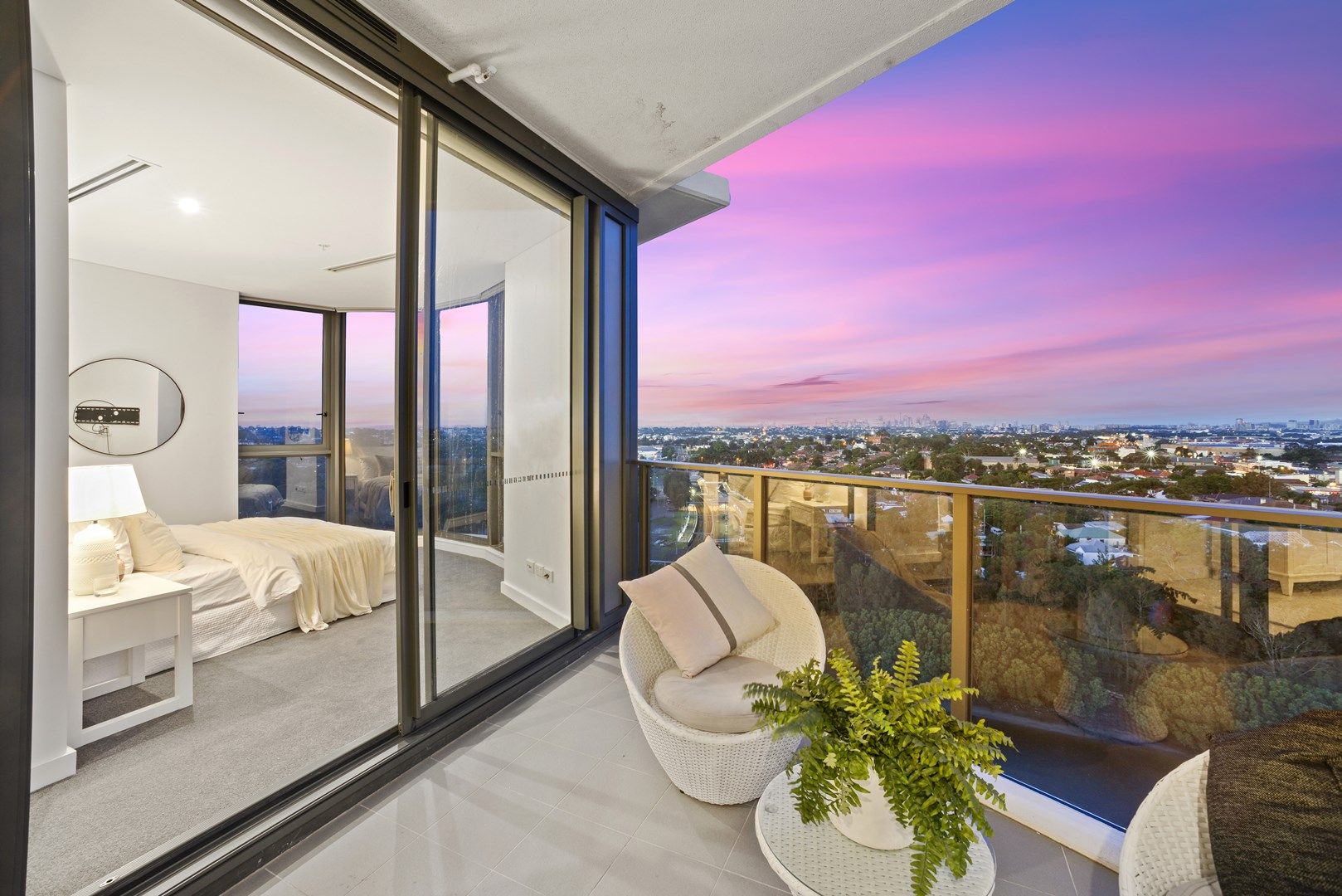 2 bedrooms Apartment / Unit / Flat in 1414/20 Chisholm Street WOLLI CREEK NSW, 2205