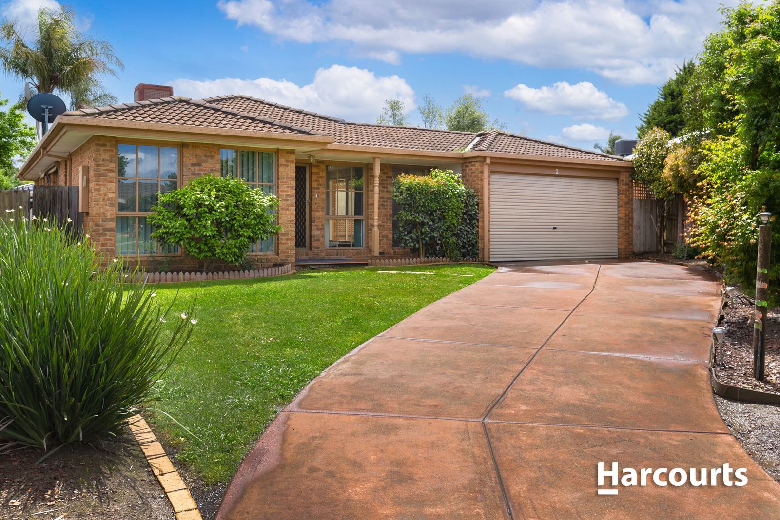 4 bedrooms House in 2 Margarita Close BERWICK VIC, 3806