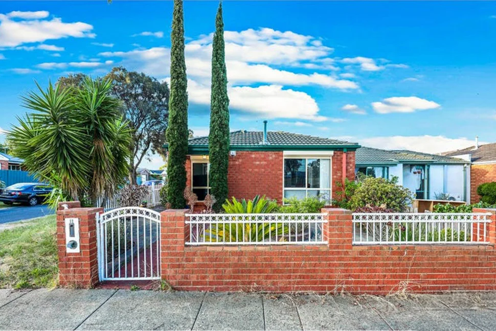 11 Rostron Way, Roxburgh Park VIC 3064