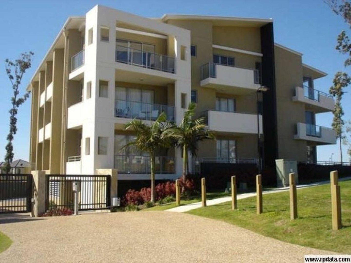 3 bedrooms Apartment / Unit / Flat in 12/10 Valbonne Avenue VARSITY LAKES QLD, 4227