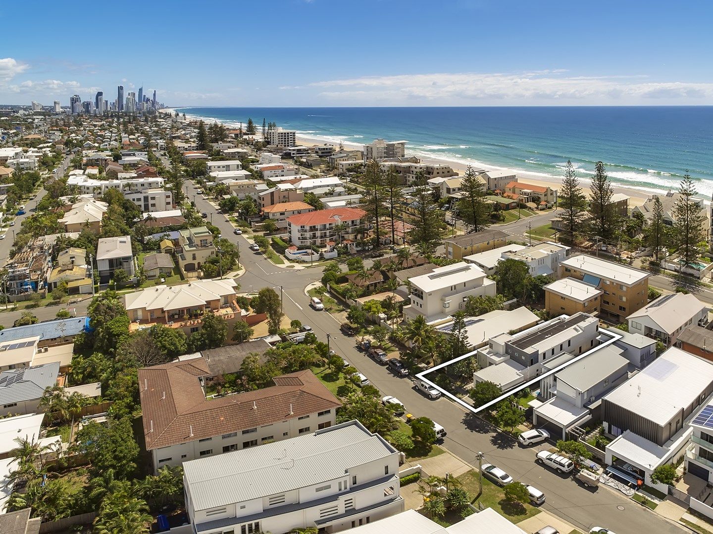 73 Seagull Avenue, Mermaid Beach QLD 4218, Image 2