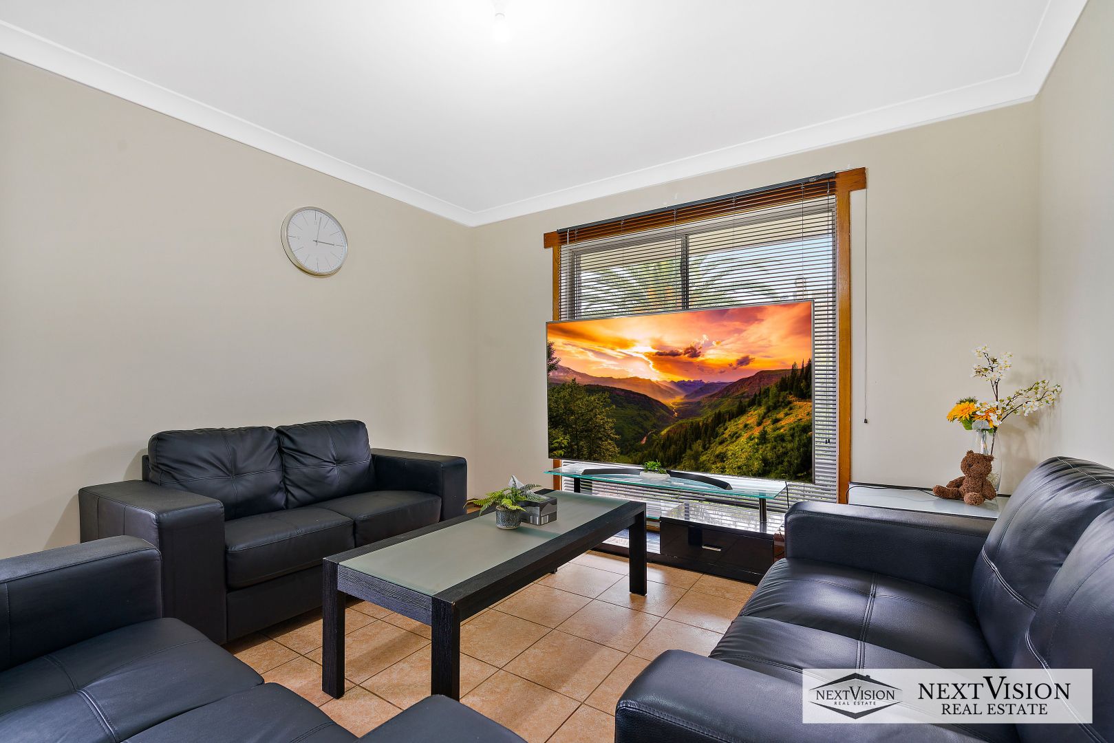 12 Hennessy Avenue, Orelia WA 6167, Image 2