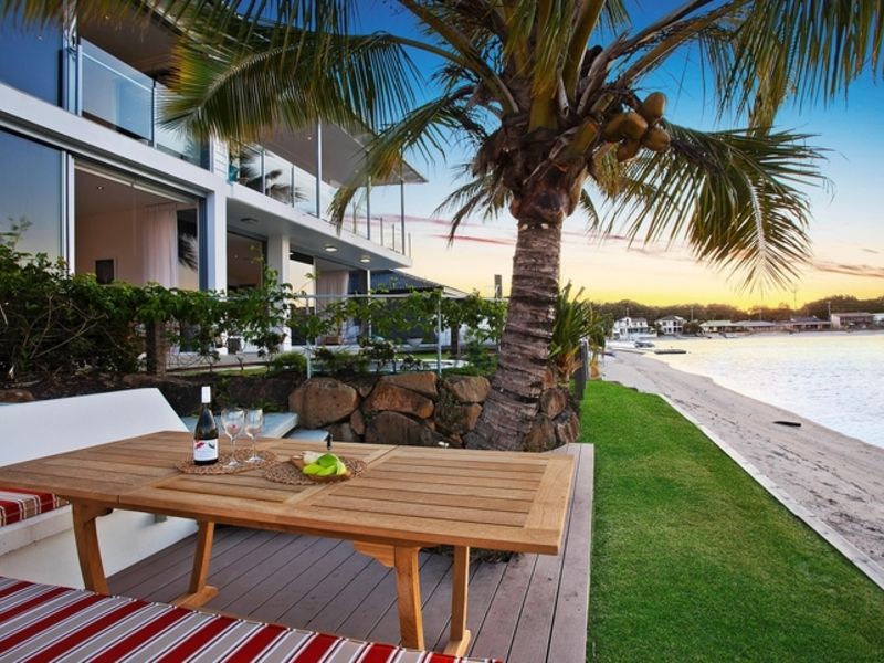 2/19 Barracuda Court, PALM BEACH QLD 4221, Image 1