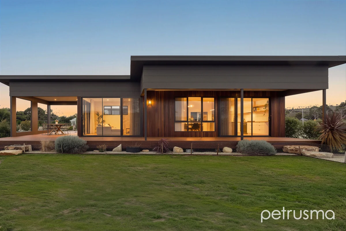 19 Pardalote Close, Opossum Bay TAS 7023